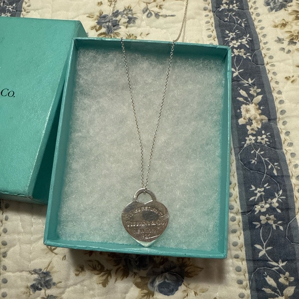 Classic Tiffany & CO - Authentic women's necklace